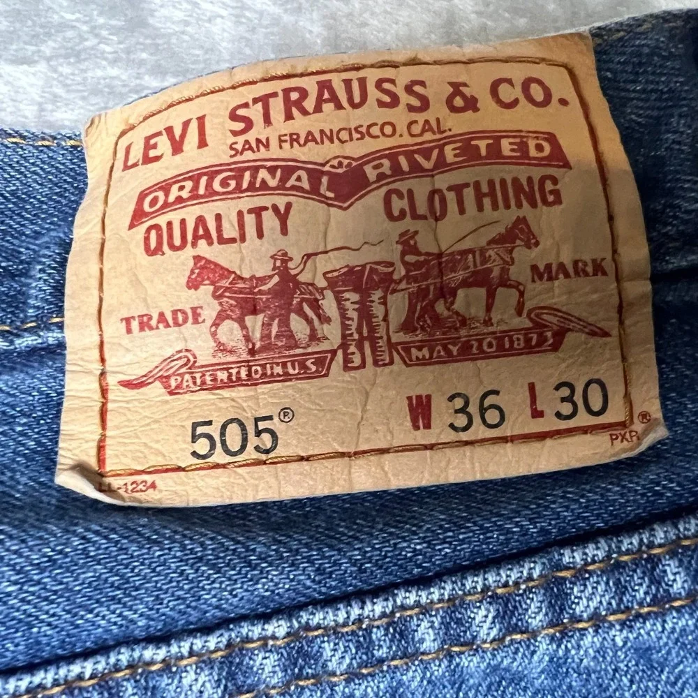 Levi's 505 Jeans Mens 36x30 Blue Denim‎ Regular Fit Medium Wash Straight Leg